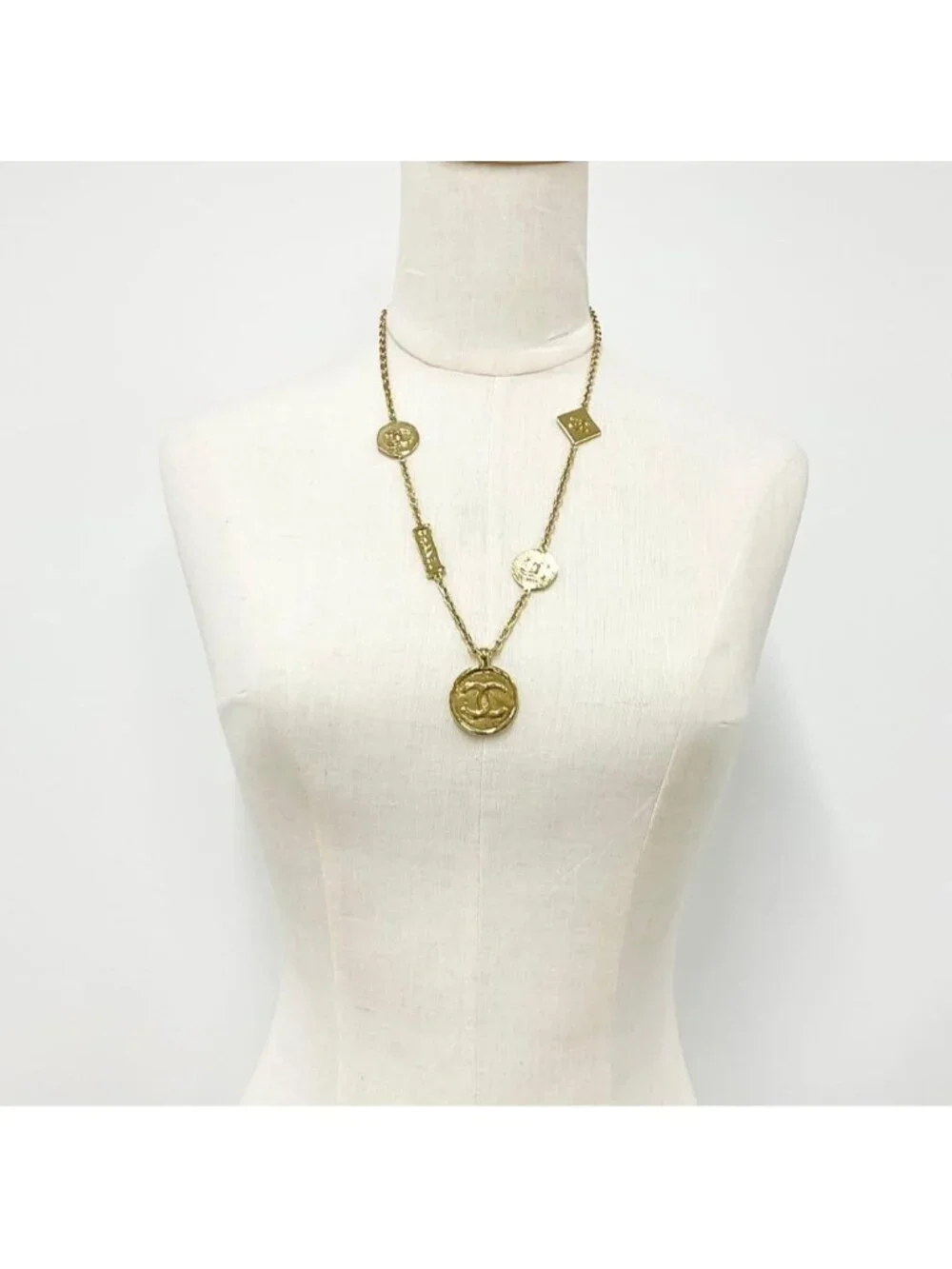 Chanel Necklace CC Logo Plate Gold